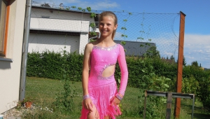 Ten úsměv :-) Přejeme Barče a jejímu tanečnímu partnerovi na parketu hodně štěstí!